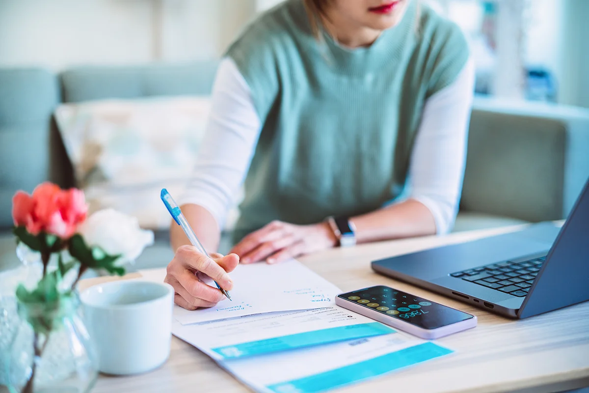 woman on laptop